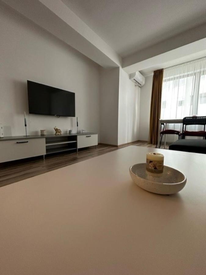 Escape Lounge Apartman Craiova Kültér fotó